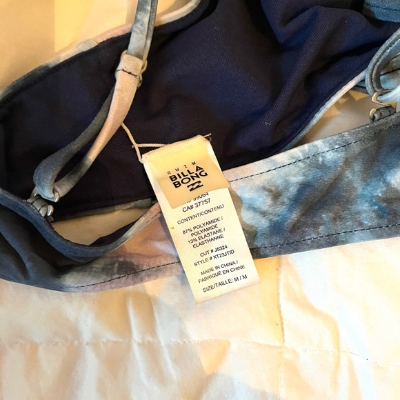 Billabong tie-dye bikini top, Size M - Picture 2 of 3